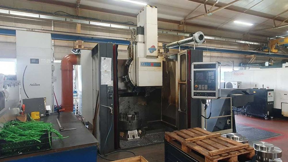TOS Hulin SKIQ 8 CNC / tokarka pionowa