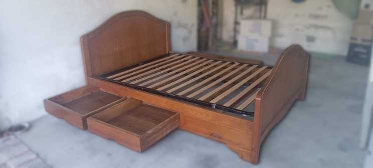 Cama 194x150 com estrado