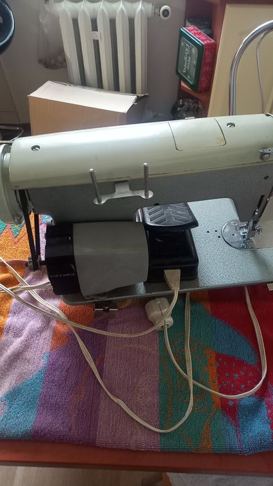 Maszy do szycia Victoria walizkowa