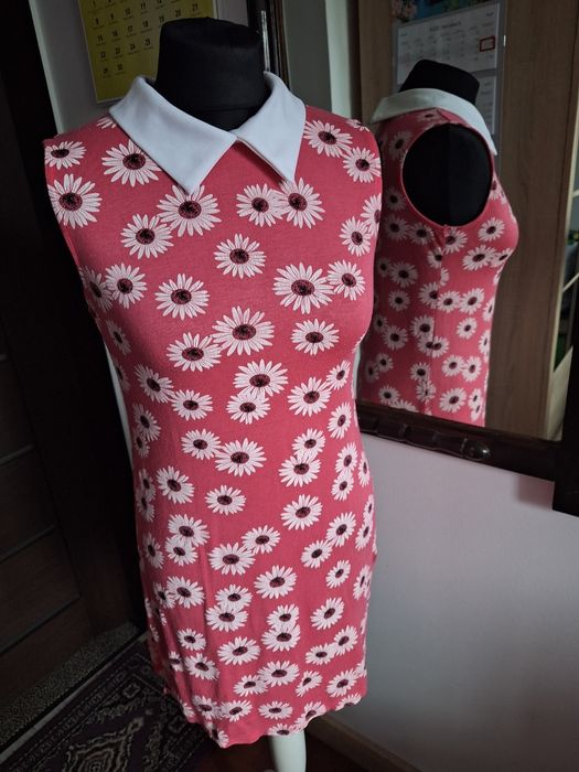 Mini sukienka, tunika z kołnierzykiem.