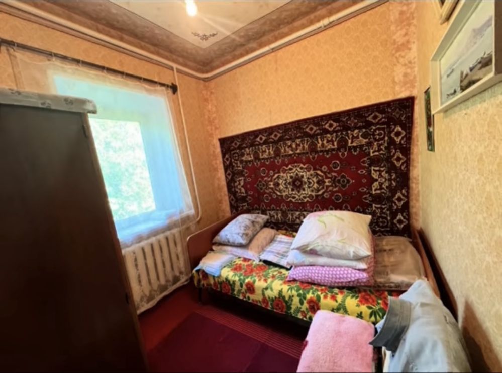 Жилой, кирпичный дом в городе