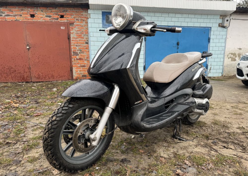 Piaggio Beverly 400 - макси-скутер