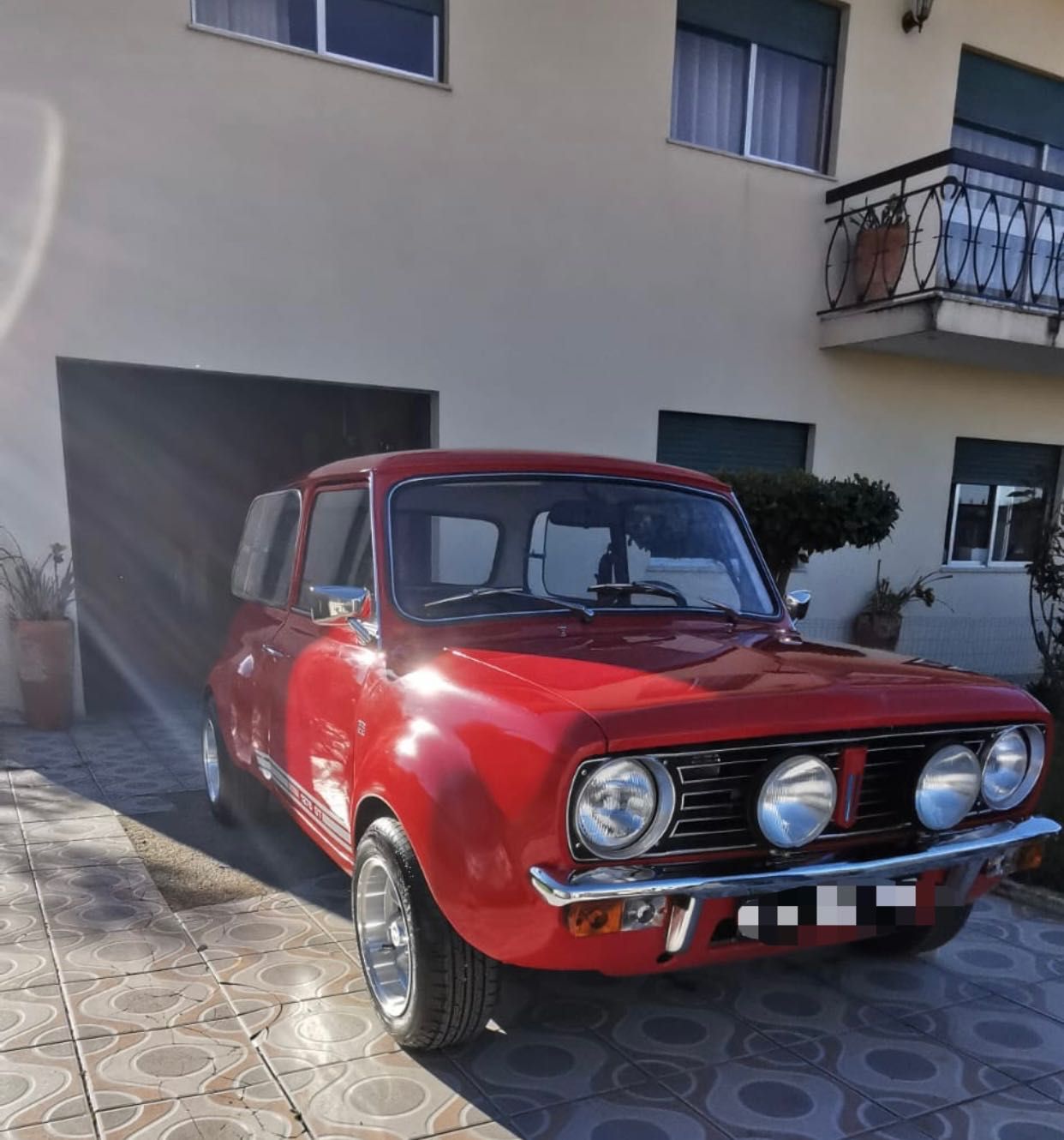 Mini GT 1275 deslumbrante