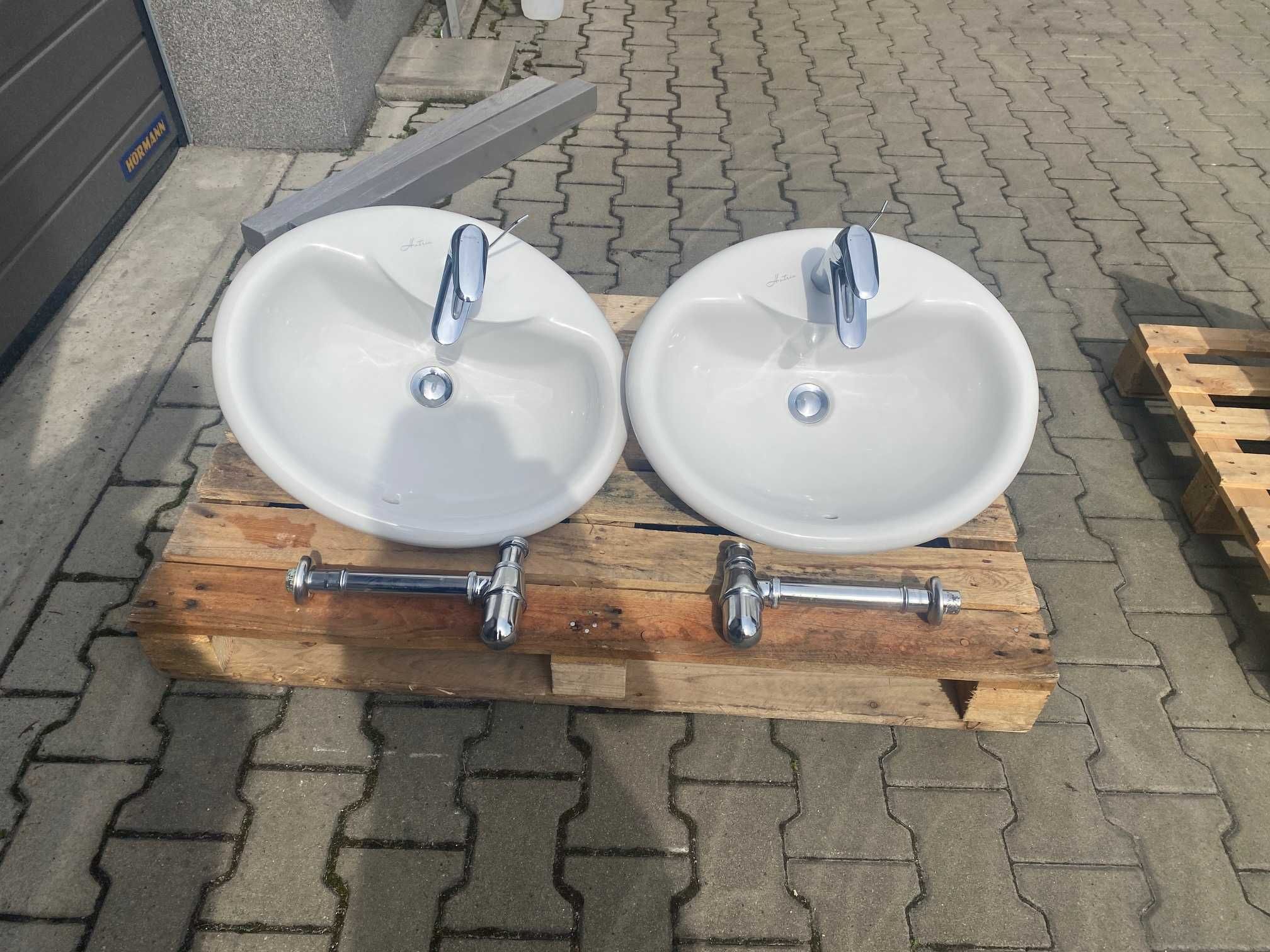 Umywalka Hatria z baterią używana