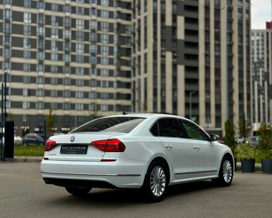 Volkswagen Passat SE