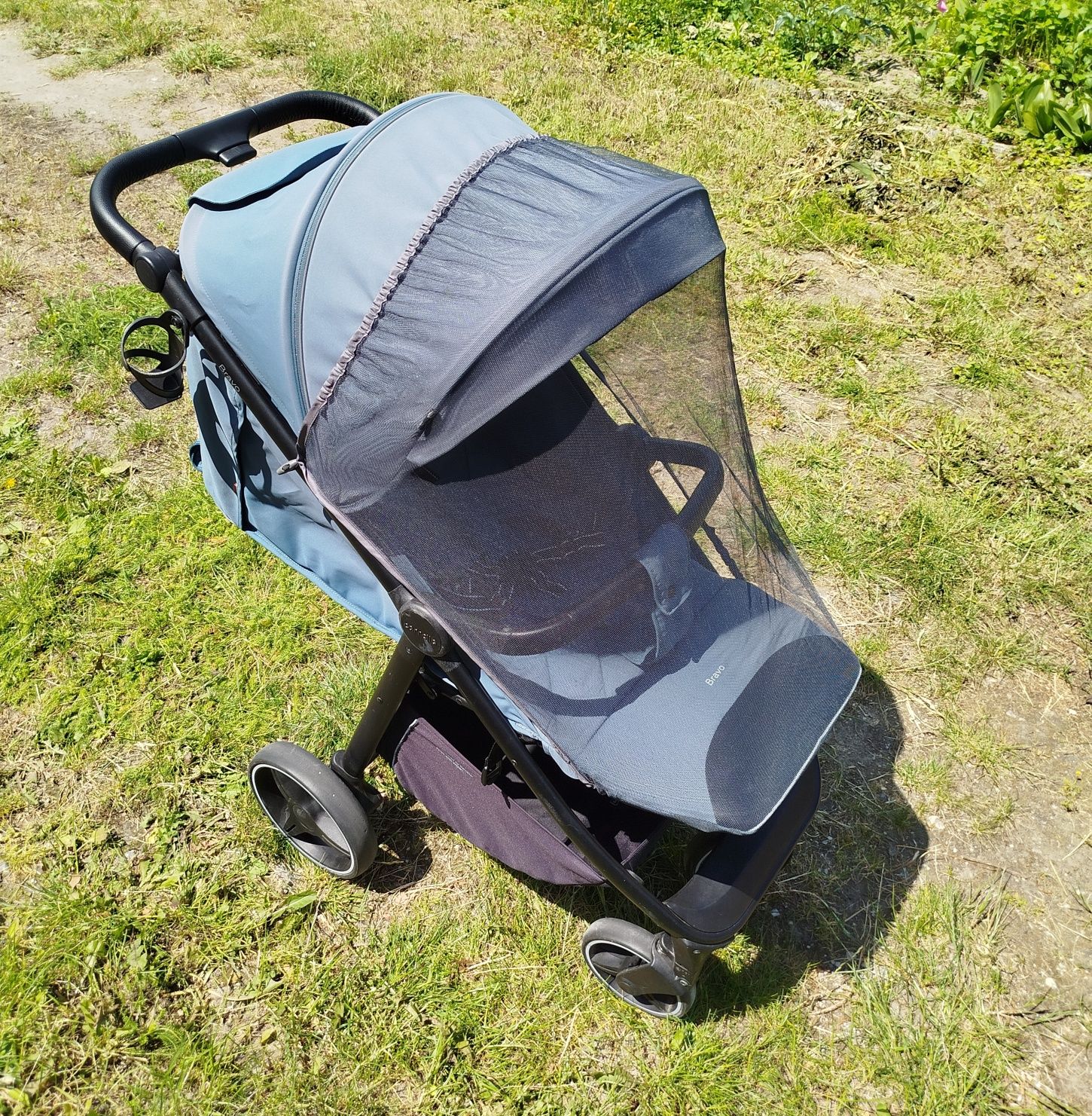 Прогулянкова коляска Carrello Bravo колір Ice Blue