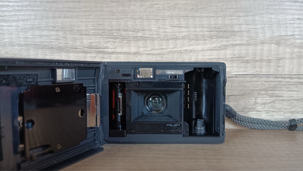 Olympus Infinity Zuiko 35mm f2.8 Japan. Компактна плівкова камера.