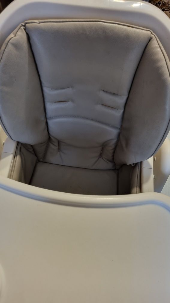 Продам стільчик для годування CARRELLO Stella, в гарному стані!