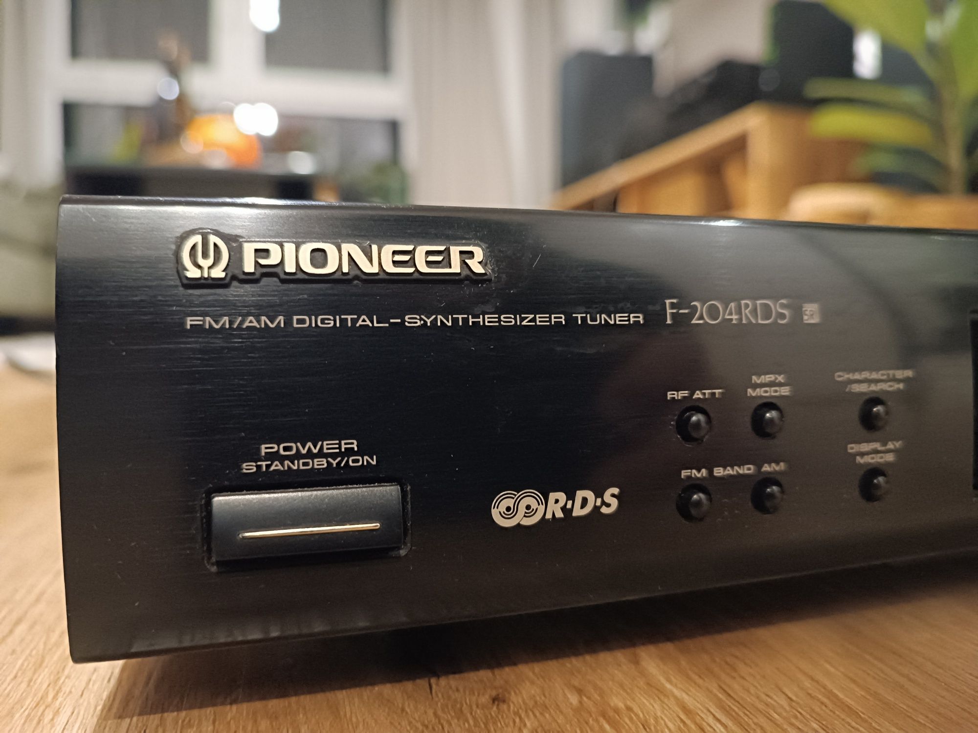 Radioodtwarzacz Pioneer F-204 RDS