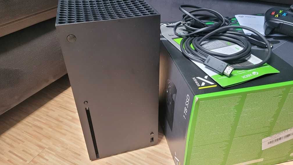 Konsola Xbox Series X 1TB Pad Gwar 2026 jak nowa Media Expert