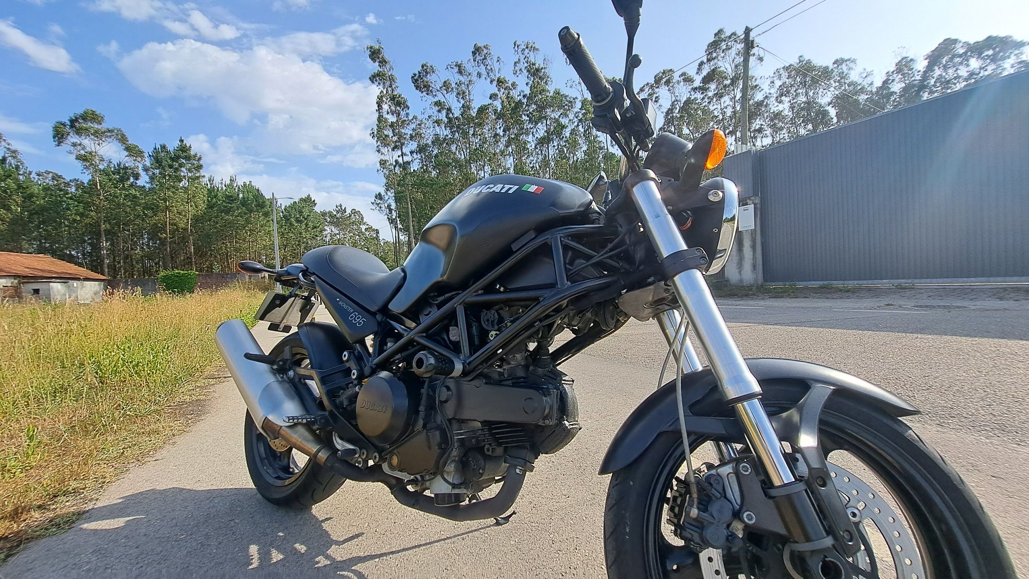 Ducati Monster 695
