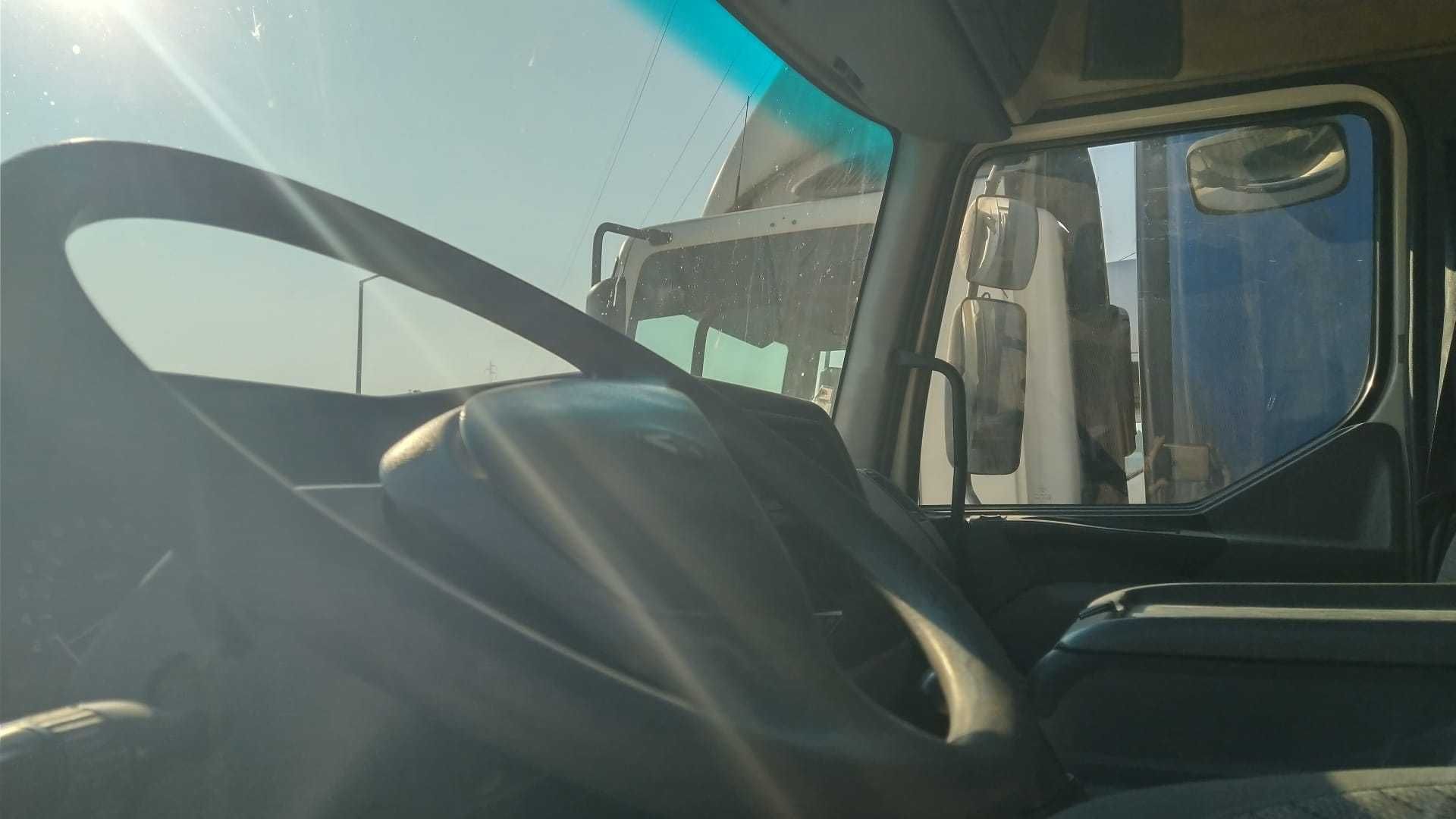 Renault Premiun - plataforma 19 toneladas