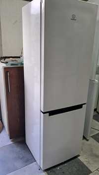 Холодильник  Indesit No Frost