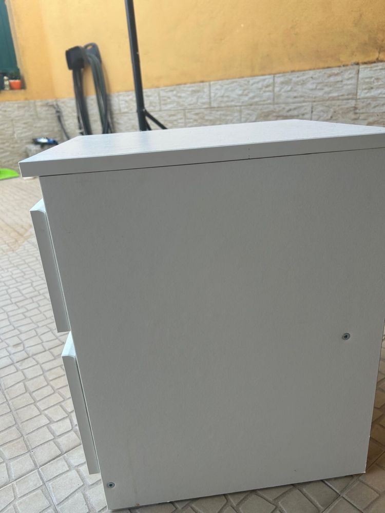 Mesa de cabeceira (como nova)