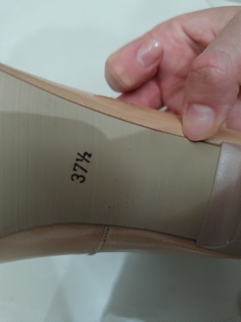 Skórzane czółenka szpilki 37,5 nude
