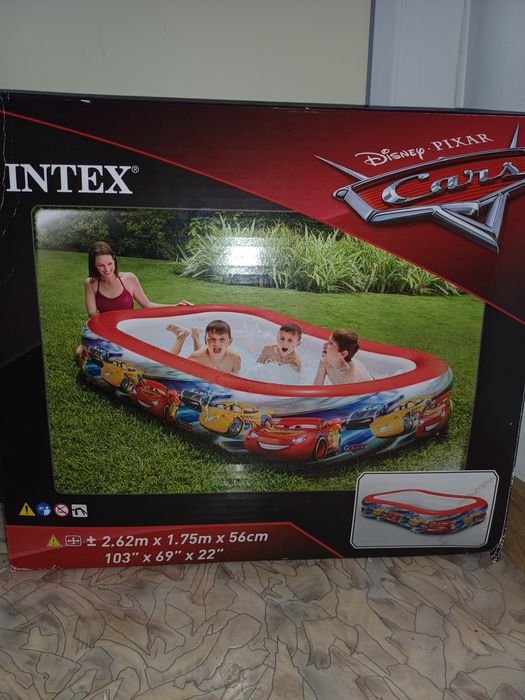 Надувной семейный бассейн «Тачки» Intex