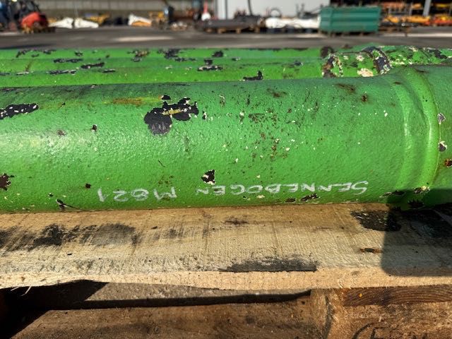 sennebogen 821 komplet siłowników do koparki przeładunkowej