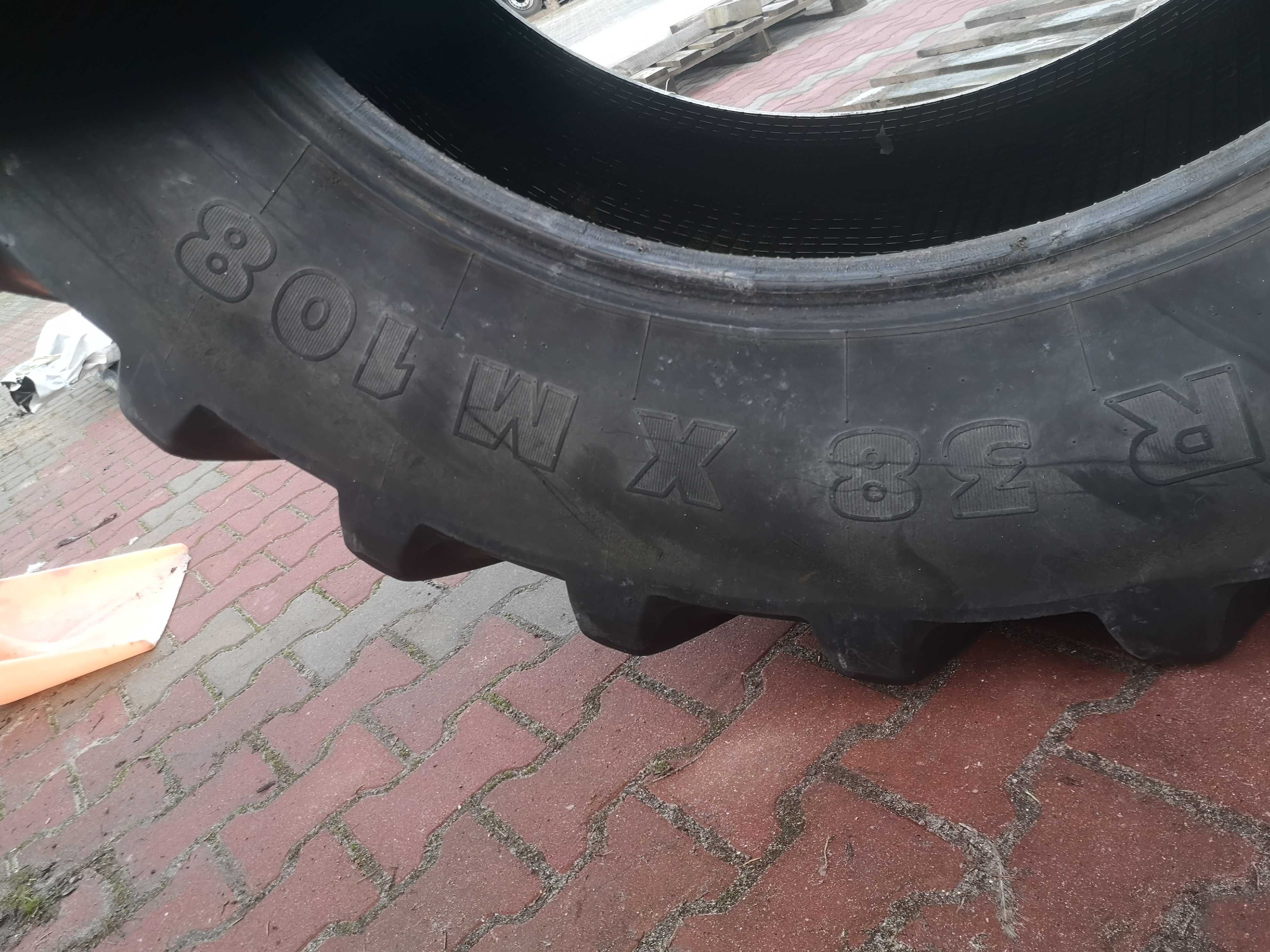 Opona 600/65 R38