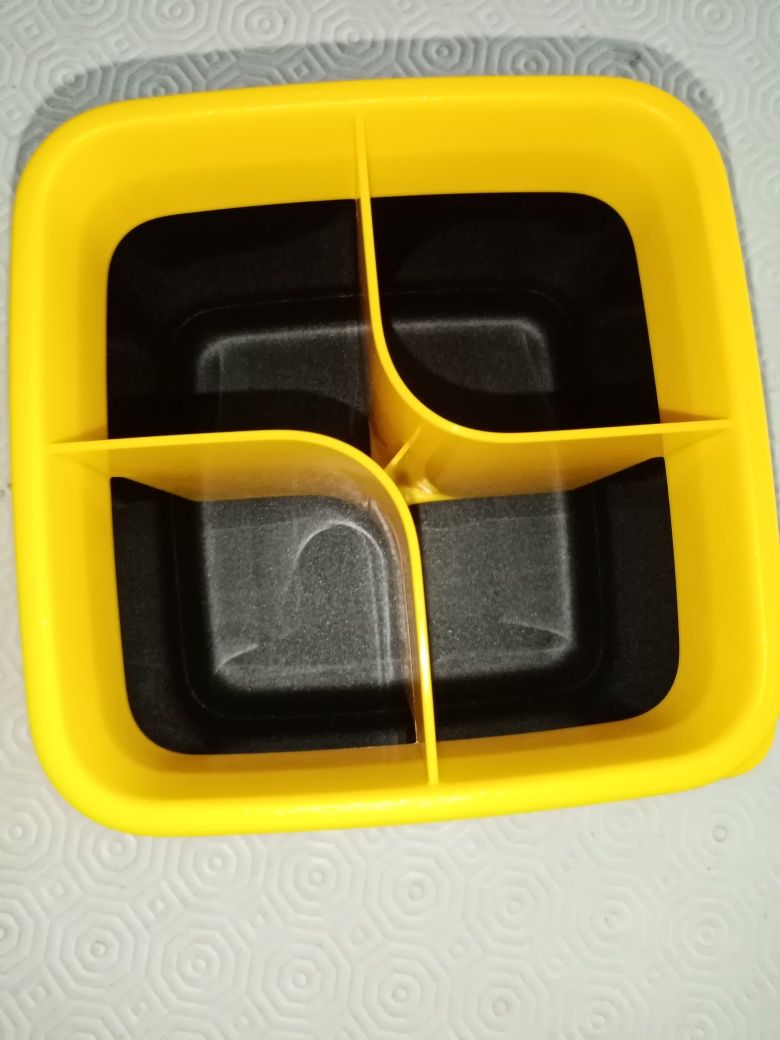 Conjunto tupperware minions