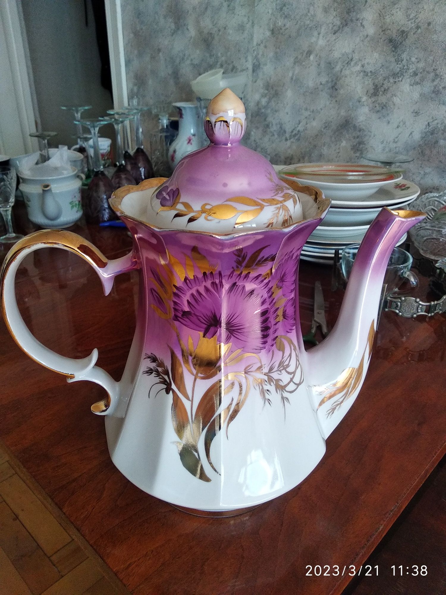 Великий чайник для чаю, або компоту