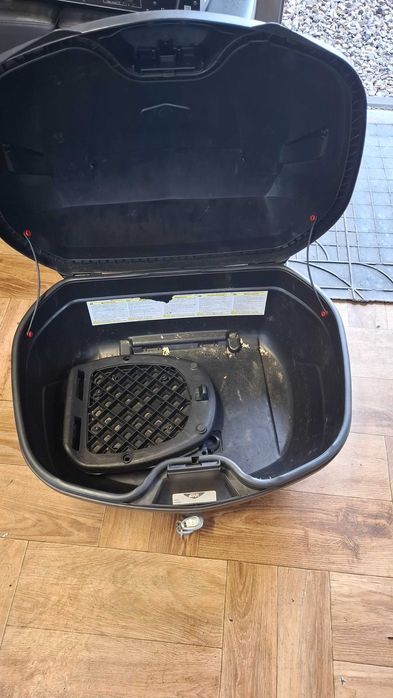 Kufer centralny motocyklowy Givi B47NT Czarny Monolock 47L