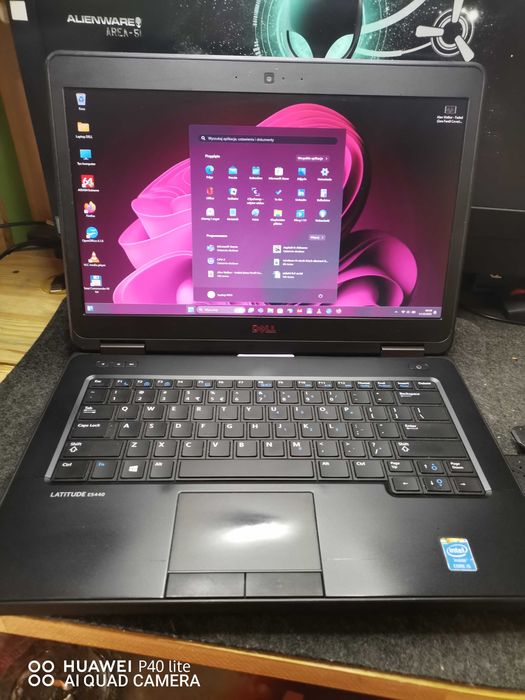 Laptop Dell do grania i pracy. I5 8/128 HDMI Win11pro bat~4h ładowarka