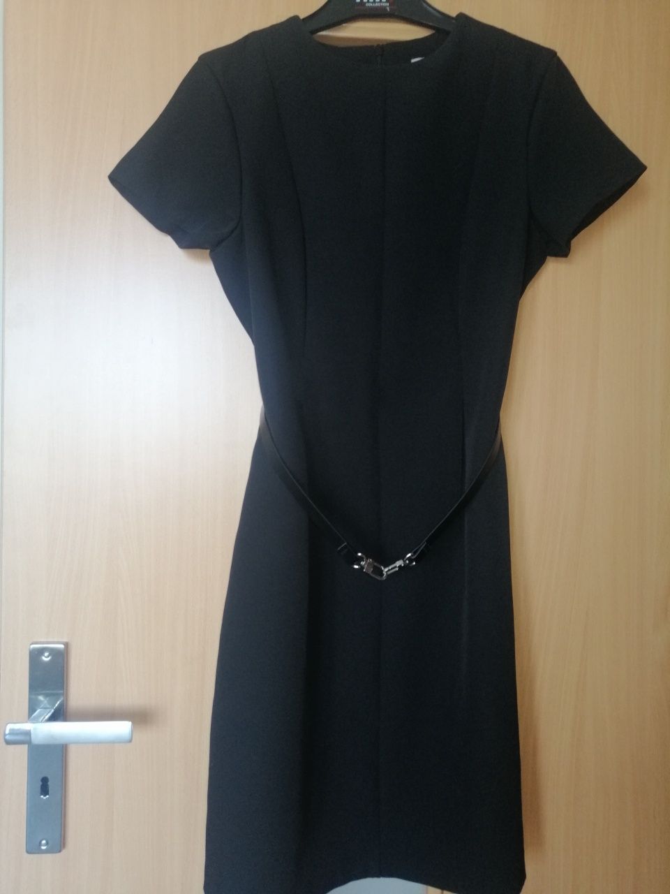 Czarna sukienka 40