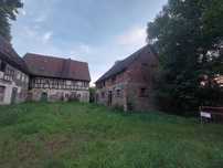 Sprzedam nieruchomość, stara młynówka, stodoły, działka 1700 m2