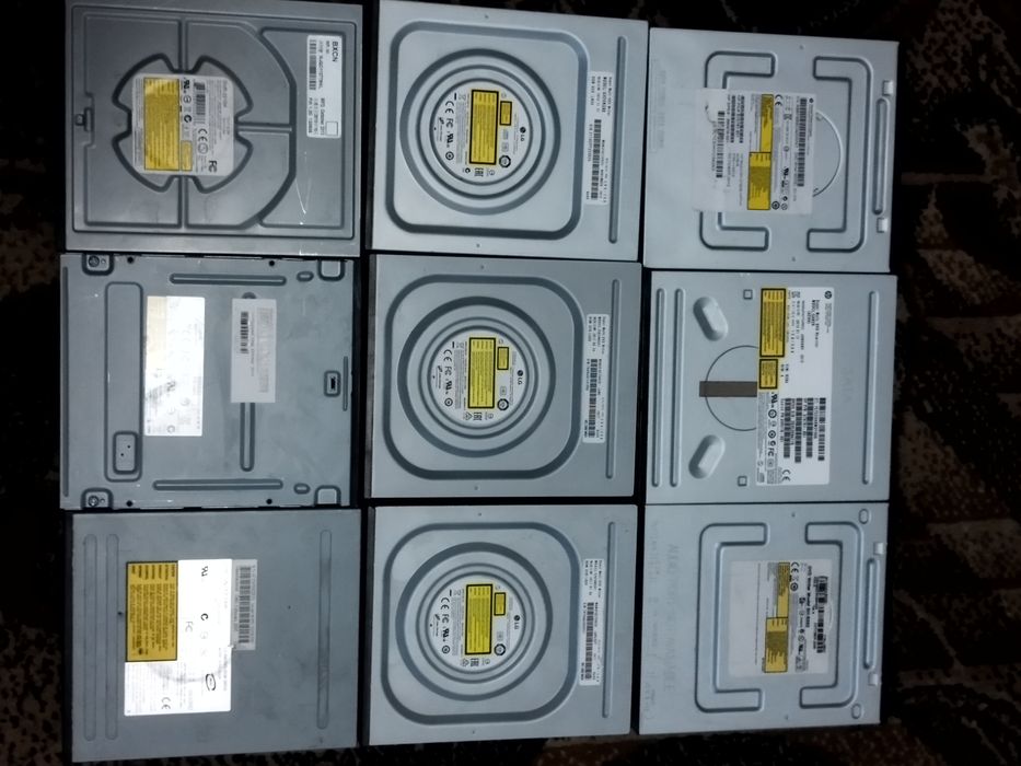 Zestaw napędów DVD