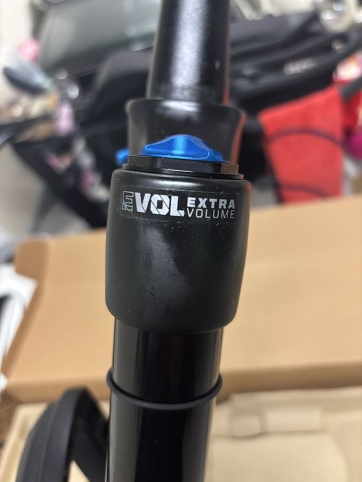 Suspensão Fox 38 Performance