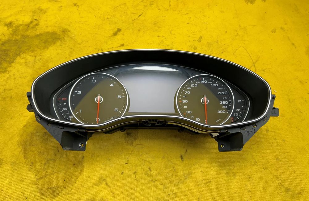 Licznik Zegary 4G8920931E AUDI A6 C7 3.0 TDI Oryginał