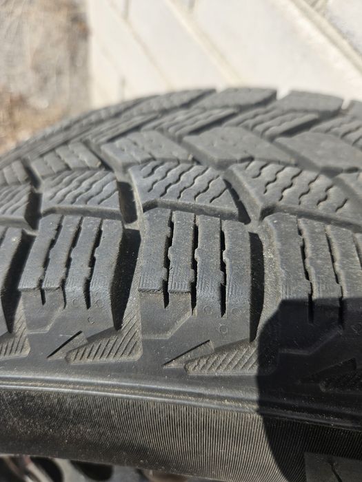 Michelin X-Ice Snow 215/60 R16 23рік як нові