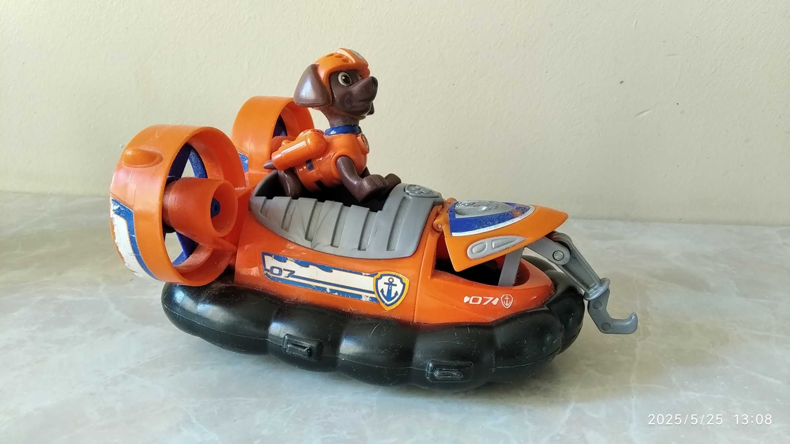 Psi Patrol Zuma z pojazdem