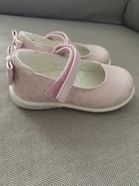 Туфельки (взуття) для дівчинки
