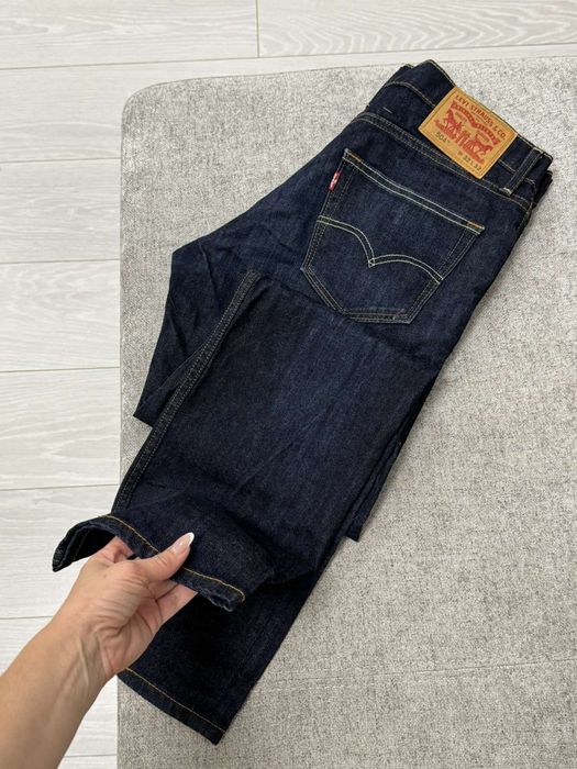 Чоловічи джинси Levi's  504 розмір 32-32.
