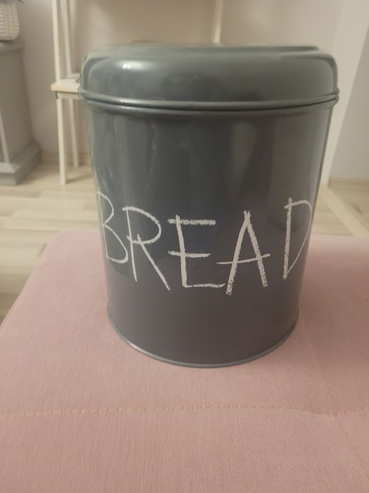 Chlebak metalowy