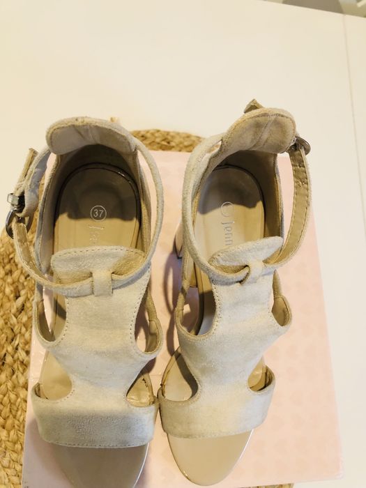 Zamszowe sandały , buty na obcasie  / ccc - 37