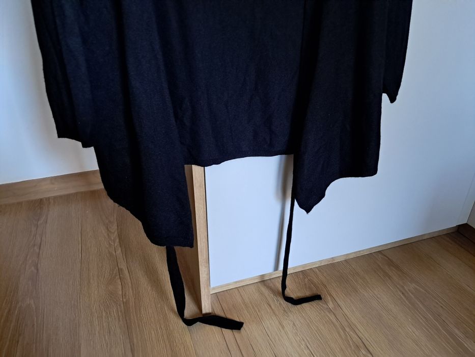 Sweterek damski czarny wiązany rozmiar S New Yorker Amisu