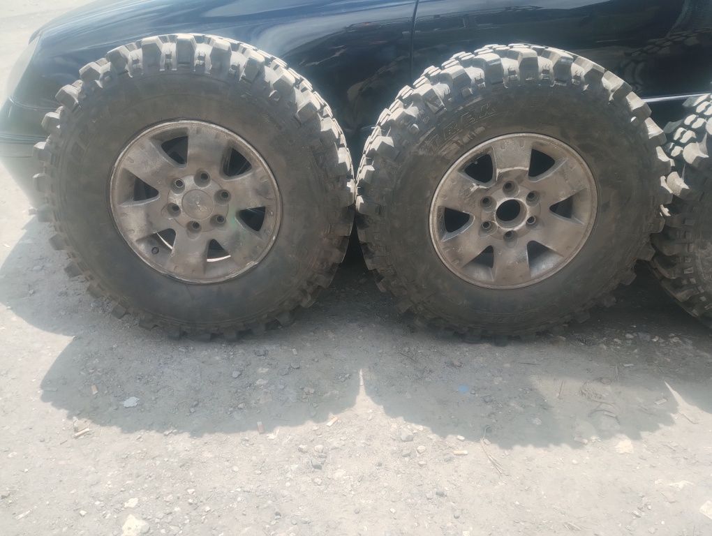 Шини колеса болотяні нові 235/70 r 16 без дисків
