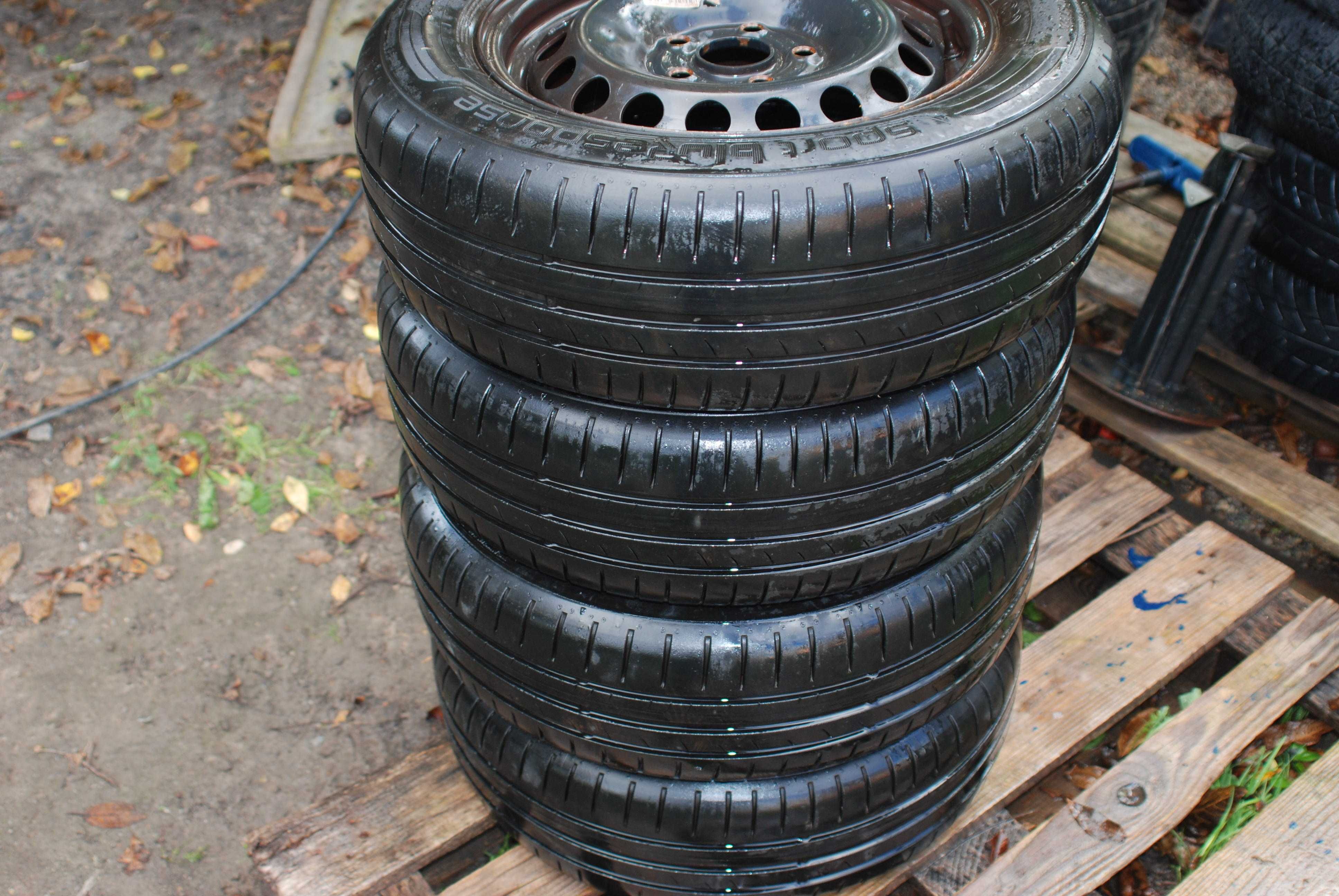 4 колеса VW Dunlop Sport Blurespense 195/65 R15 з дисками 7мм