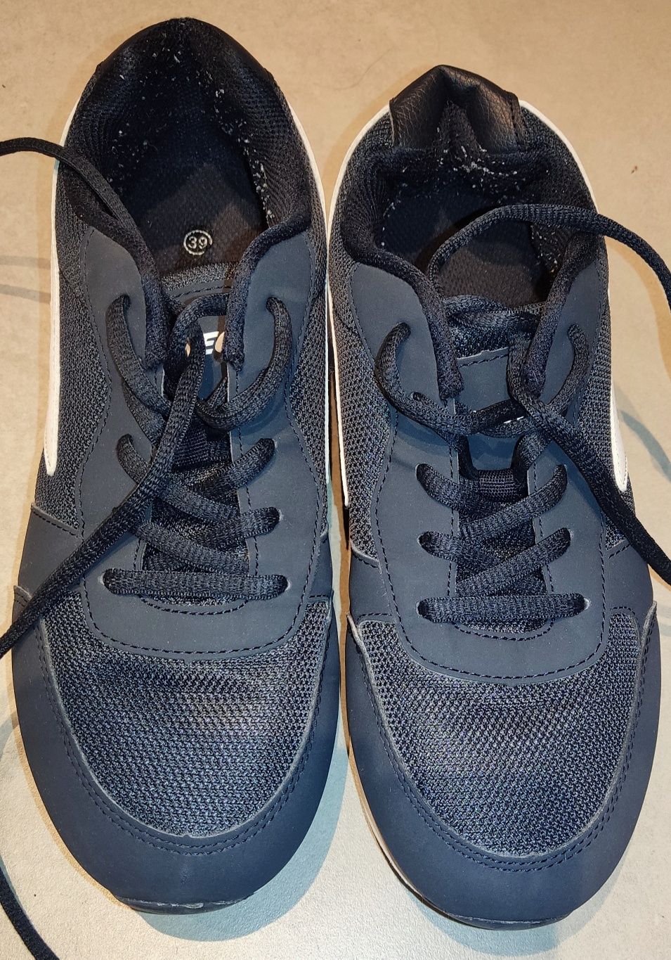Buty sportowe Hi-Tec rozmiar 39