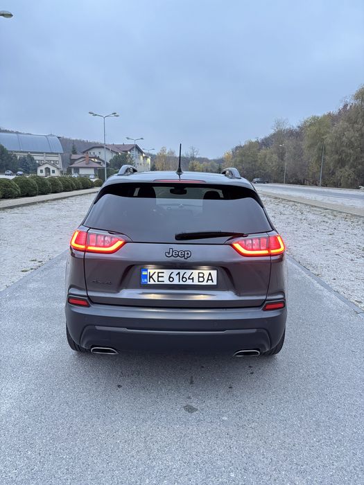 Jeep Cherokee 2021 3.2 бензин