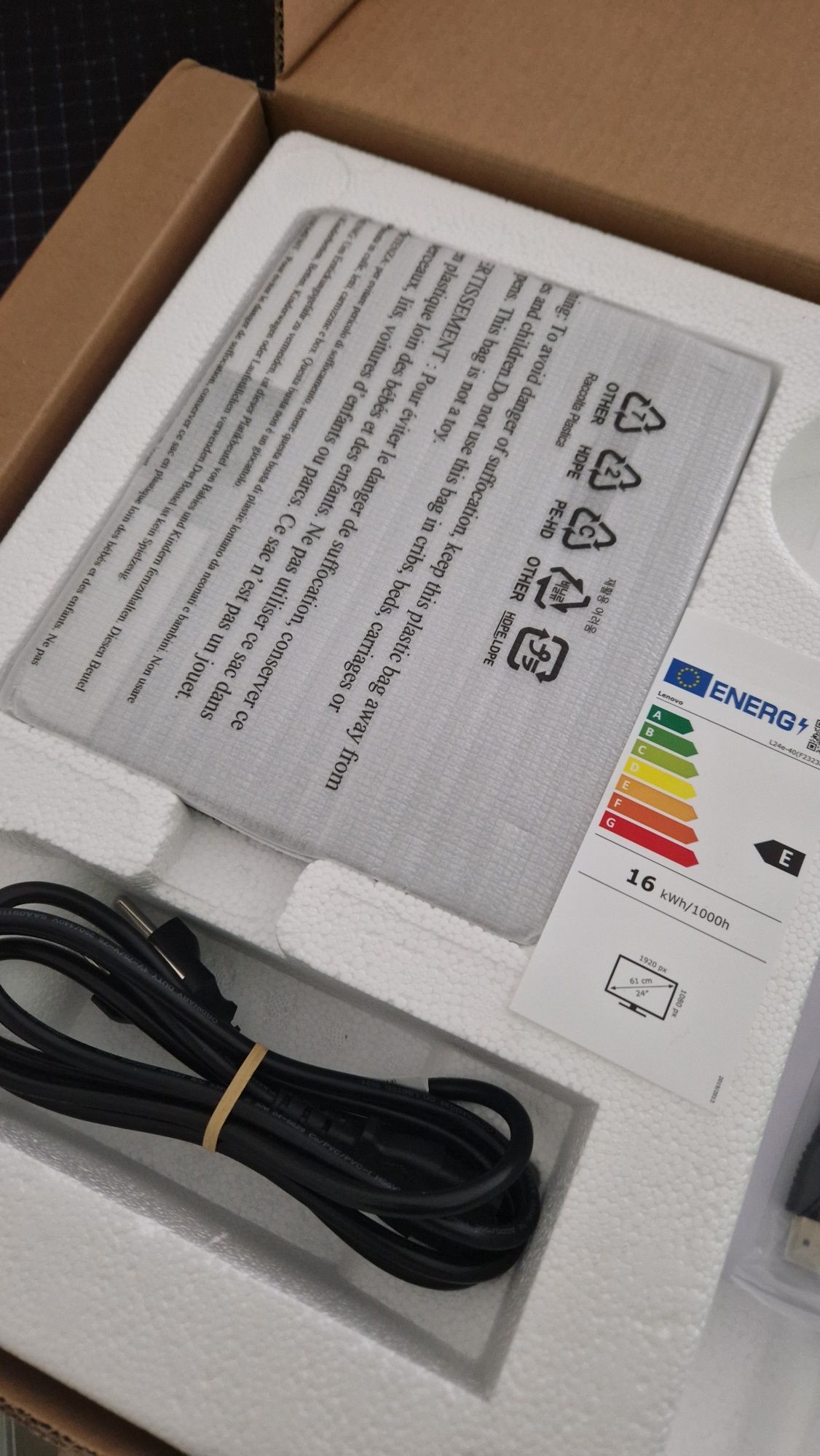 Monitor Lenovo L24E