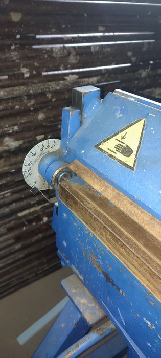 Gietarka do blachy MAAD z nożem 0,7 mm