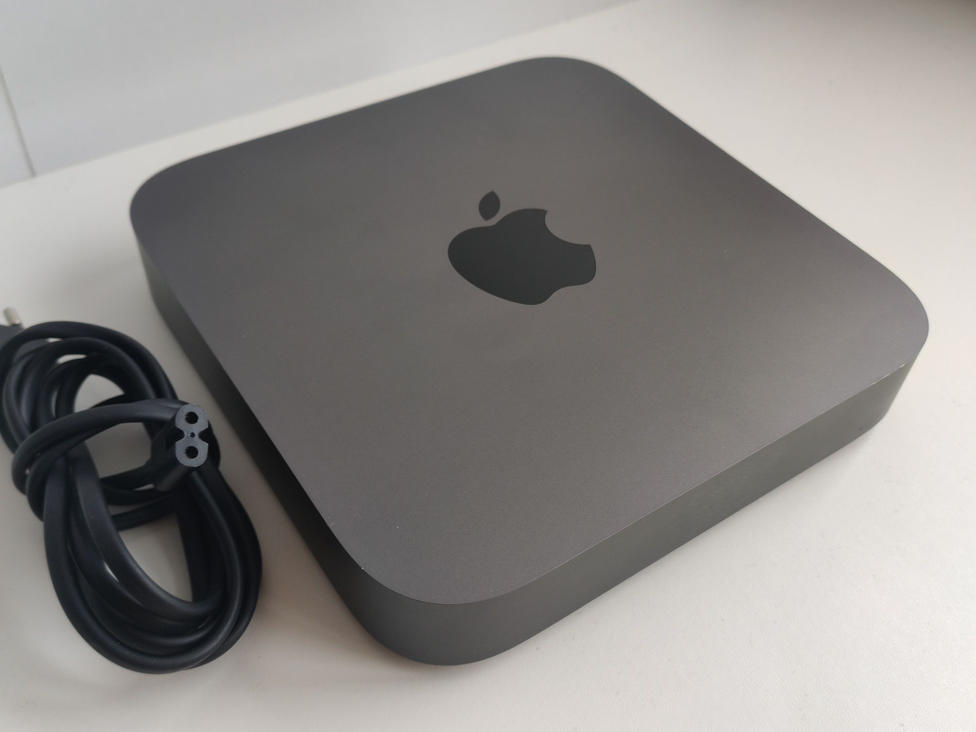 Mac mini 2018 (i5/64/256)