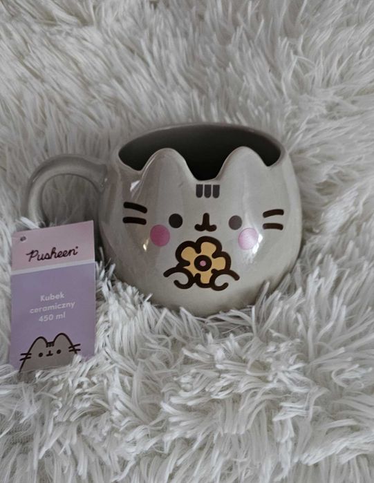 Kubek Pusheen z kwiatkiem 450ml