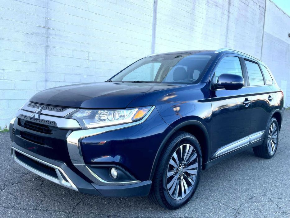 Mitsubishi Outlander Special Edition S-AWC      2020