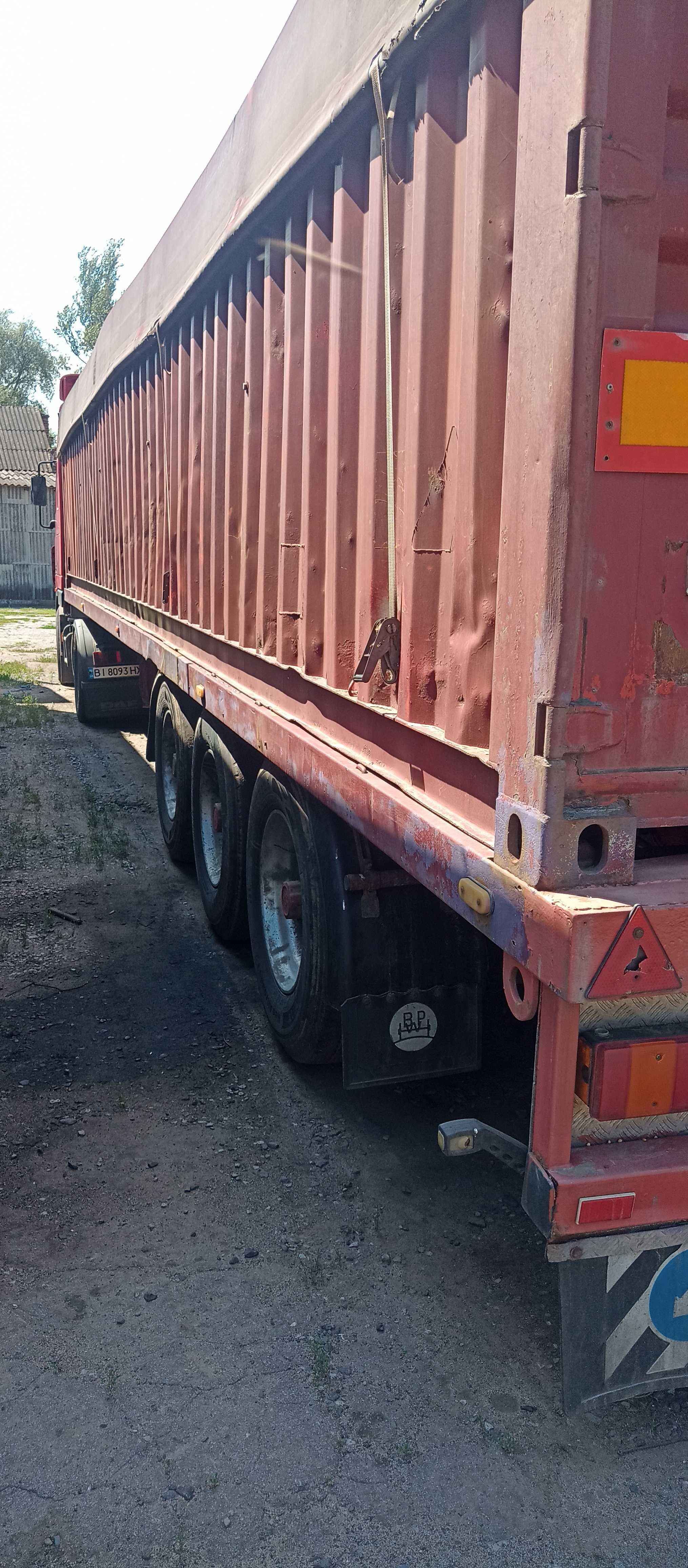 Напівпричиіп зерновоз контейнеровоз