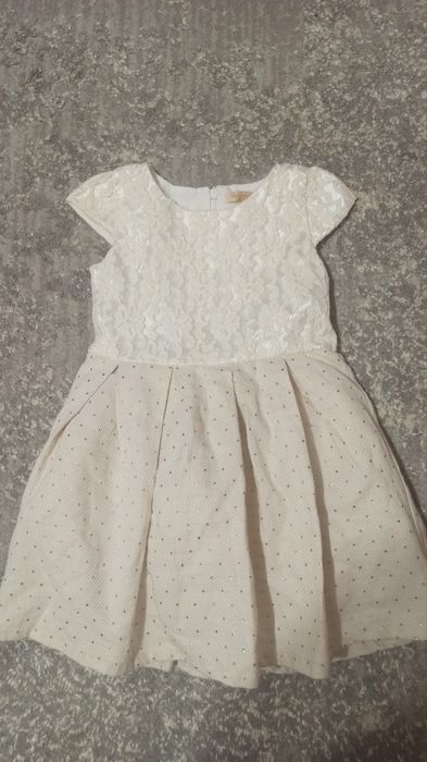 Святкова сукня для дівчинки