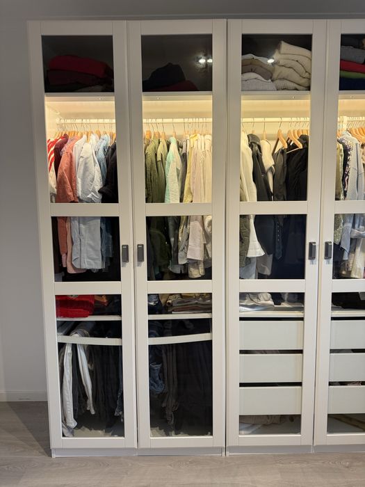 Roupeiro IKEA c/ 4 portas